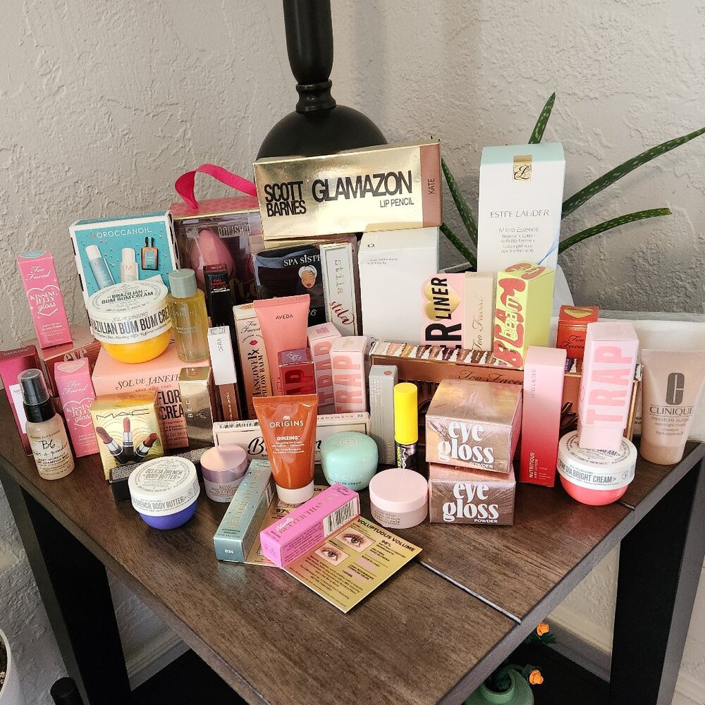✨️Mystery Beauty Box✨️ - Picture 3 of 7